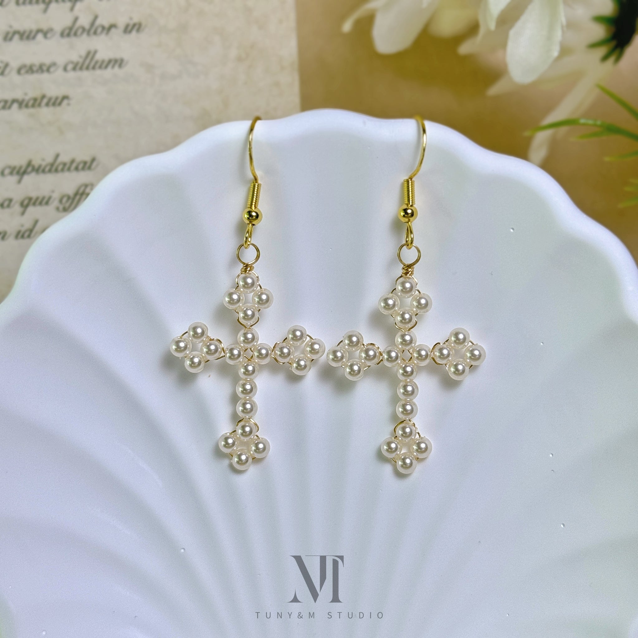 T&M [ER02] Pearl Cross Earrings